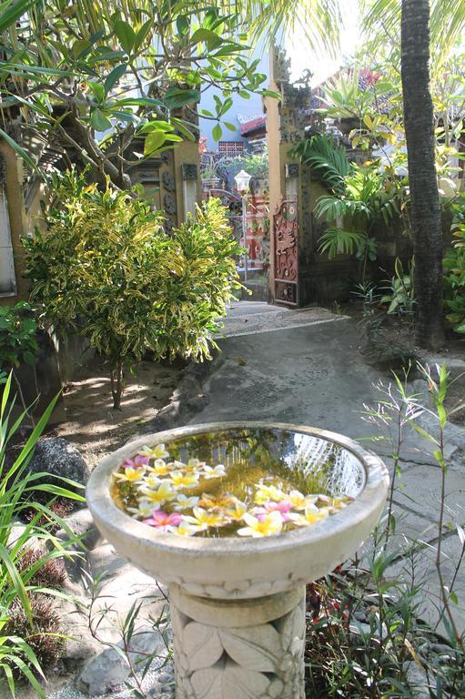 Green Palm Homestay Бали Экстерьер фото