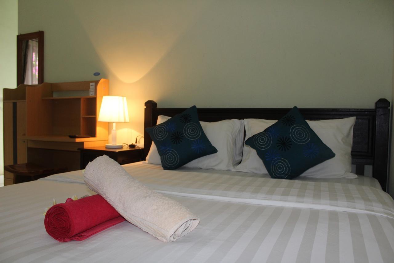 Green Palm Homestay Бали Экстерьер фото