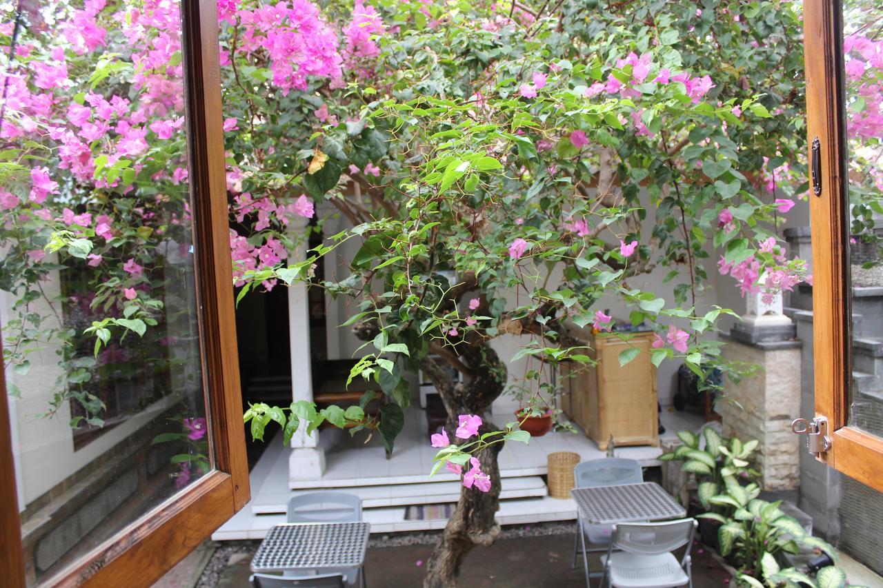 Green Palm Homestay Бали Экстерьер фото