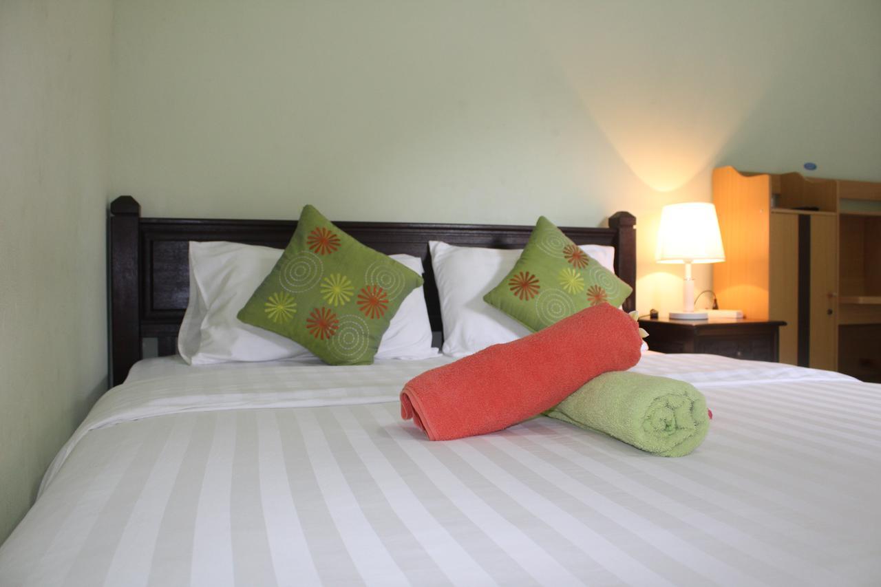 Green Palm Homestay Бали Экстерьер фото